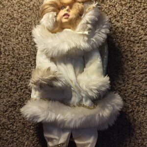 VINTAGE PETITE‎ PORCELAIN DOLL